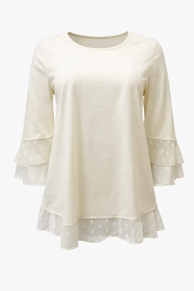 Å½enska bela bluza z volanÄki, primerna za vsakodnevno noÅ¡enje in elegantne priloÅ¾nosti.