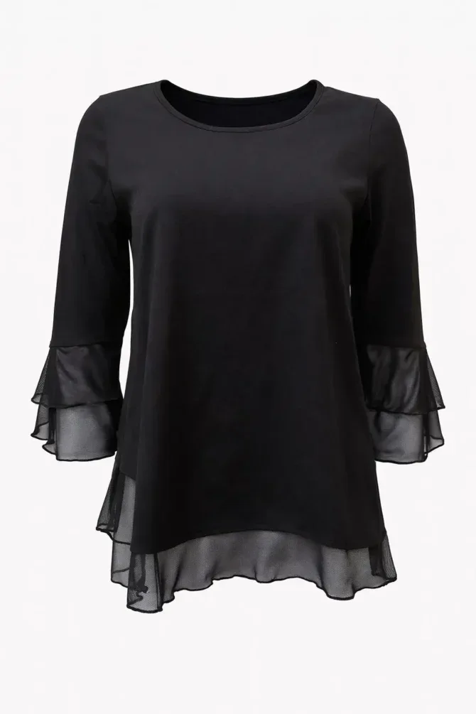 Ärna Å¾enska bluza z volanÄki, primerna za elegantne priloÅ¾nosti.