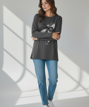 Å½enska majica Moja Fiona s Äudovitim potiskom metulja.