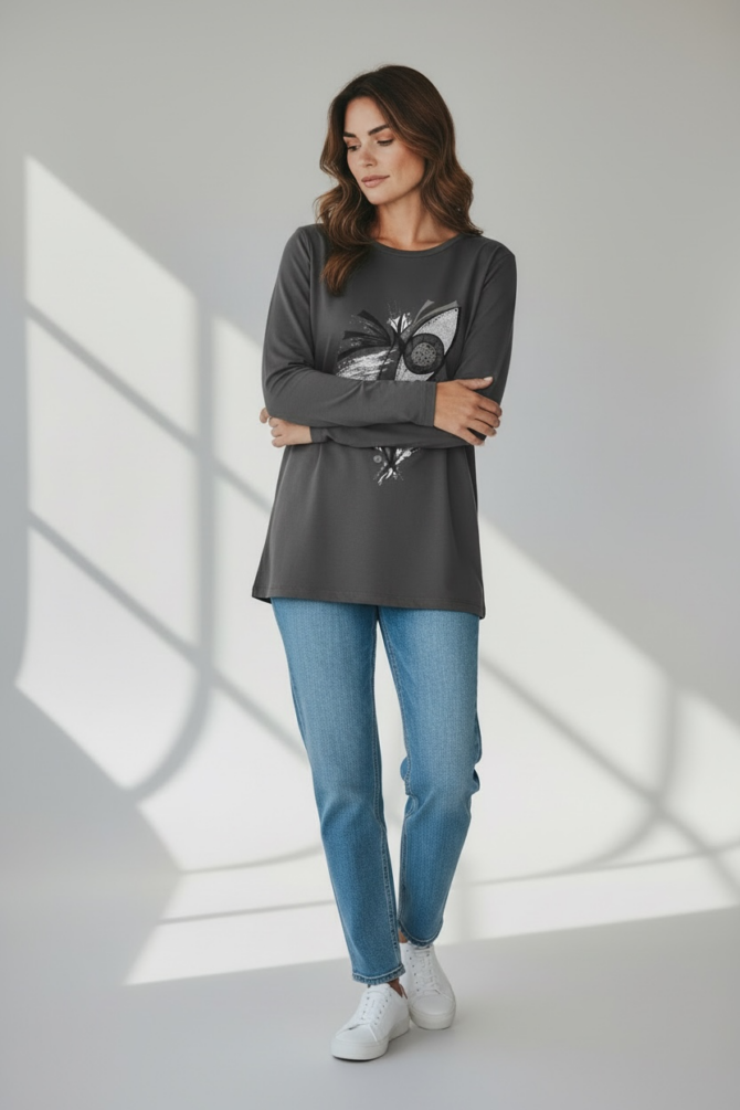 Å½enska majica Moja Fiona s Äudovitim potiskom metulja.